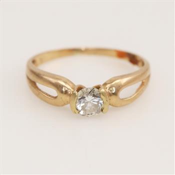 18kt Gold Diamond Engagement Ring