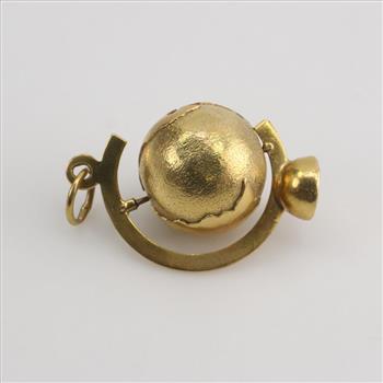 18kt Gold Globe Pendant