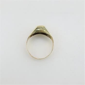 18kt Gold Green Stone Ring