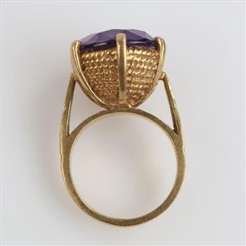 18kt Gold Purple Stone Ring