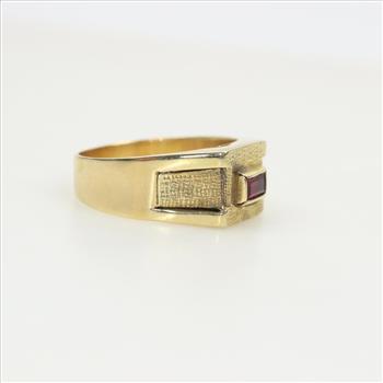 18kt Gold Ruby Ring