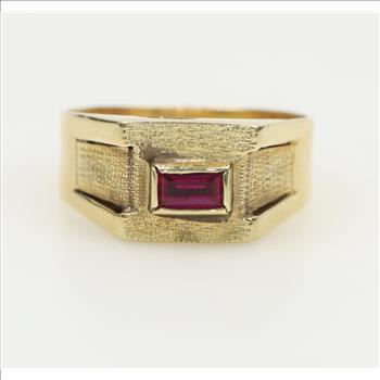 18kt Gold Ruby Ring