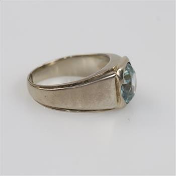 18kt White Gold Blue Stone Ring