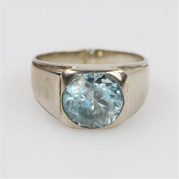 18kt White Gold Blue Stone Ring
