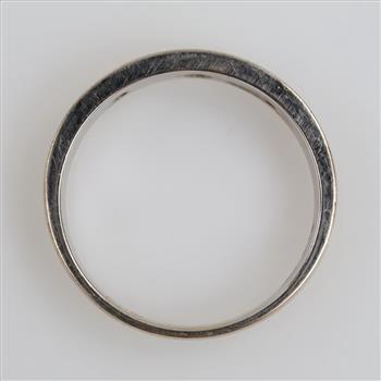 18kt White Gold Diamond Band