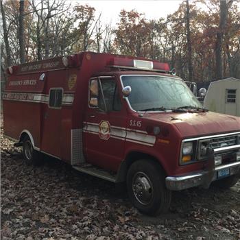 1986 Ford E350 Ambulance (West Windsor Township, NJ 08550)