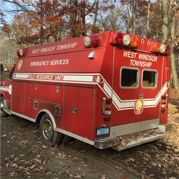 1986 Ford E350 Ambulance (West Windsor Township, NJ 08550)