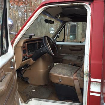 1986 Ford E350 Ambulance (West Windsor Township, NJ 08550)