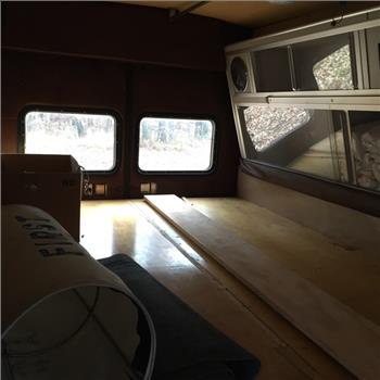 1986 Ford E350 Ambulance (West Windsor Township, NJ 08550)