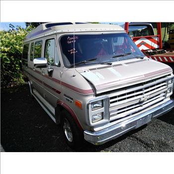 1987 Chevrolet G20 Sport Van (Hartford, CT 06114)