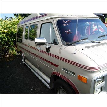 1987 Chevrolet G20 Sport Van (Hartford, CT 06114)