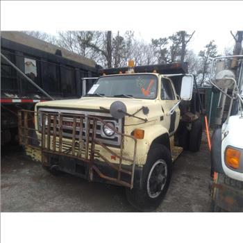 1988 GMC Tc7D/H042 (Medford, NY 11763) | Property Room