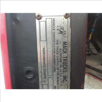 1988 Mack CF688FC (Brooklyn, NY 11211)