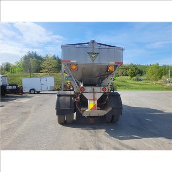 1988 Mack RM600 (Princeton, MA 01541)