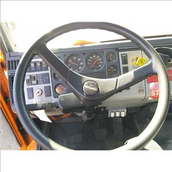 1994 Freightliner FL70 (Hartford, CT 06114)