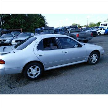 1994 Nissan Altima (Hartford, CT 06114)