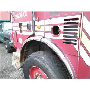 1996 Mack MR688P (Hartford, CT 06114)