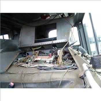 1996 Mack MR688P (Hartford, CT 06114)