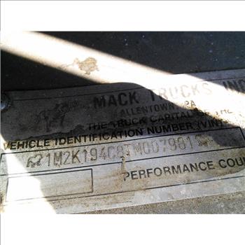 1996 Mack MR688P (Hartford, CT 06114)