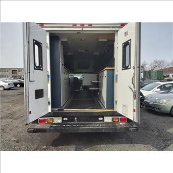 1998 Ford E-450 (Hartford, CT 06114)