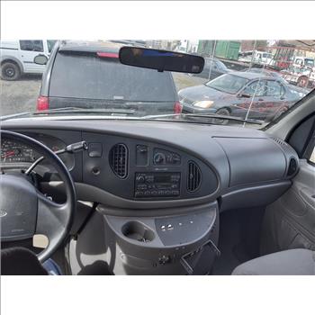 1998 Ford E-450 (Hartford, CT 06114)