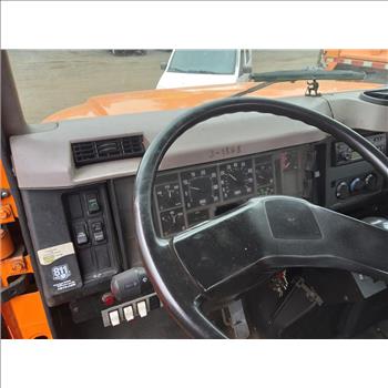 1998 International 4900 (Hartford, CT 06114)