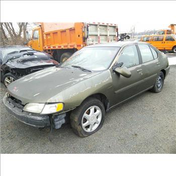 1998 Nissan Altima (Hartford, CT 06114) Property Room