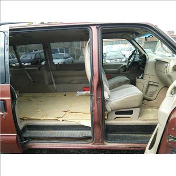 1999 Chevrolet Astro Van (Hartford, CT 06114)