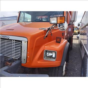 1999 Freightliner FL80 (Hartford, CT 06114)