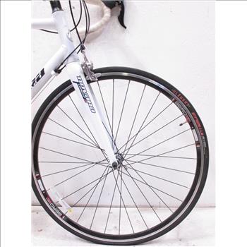 Novara Strada Men's Road Bike