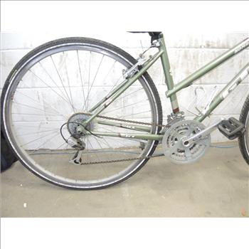 GT Nomad Hybrid Bike