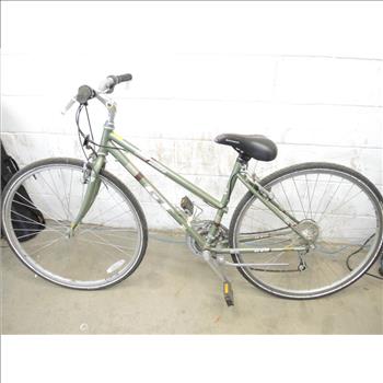 GT Nomad Hybrid Bike