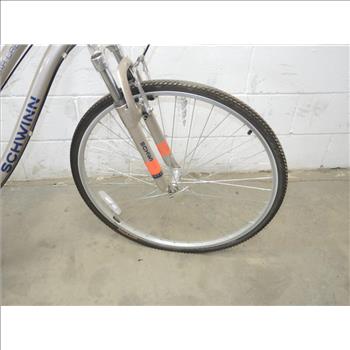Schwinn Clear Creek Hybrid Bike