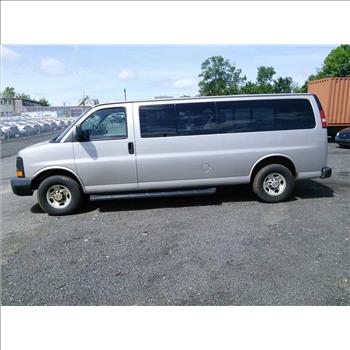 2009 Chevrolet Express Passenger Van (Hartford, CT 06114)
