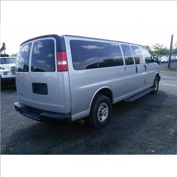 2009 Chevrolet Express Passenger Van (Hartford, CT 06114)