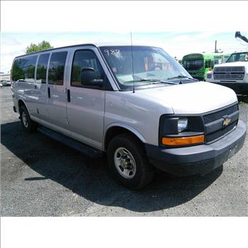 2009 Chevrolet Express Passenger Van (Hartford, CT 06114)