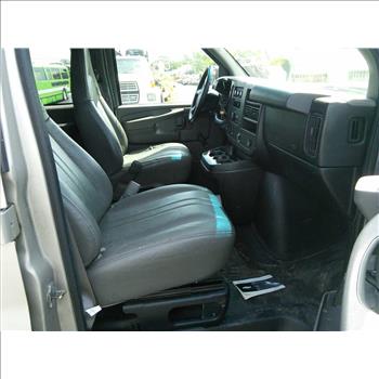 2009 Chevrolet Express Passenger Van (Hartford, CT 06114)