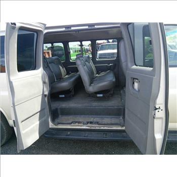2009 Chevrolet Express Passenger Van (Hartford, CT 06114)