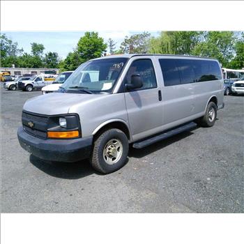 2009 Chevrolet Express Passenger Van (Hartford, CT 06114)