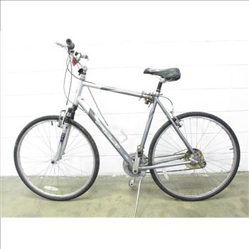 Fuji Crosstown Commuter Bike