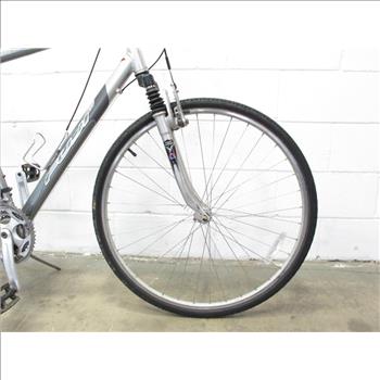Fuji Crosstown Commuter Bike