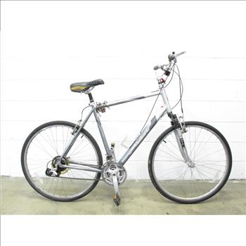 Fuji Crosstown Commuter Bike