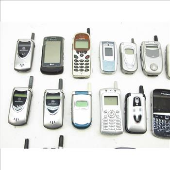 Blackberry And Other Assorted Cell Phones, 20+ Pieces