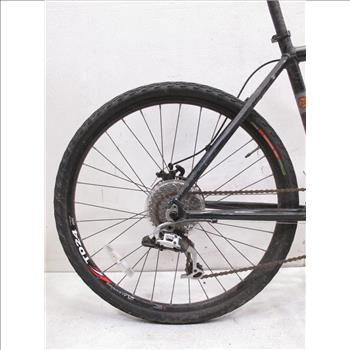 Novara Buzz Men's Hybrid Bike