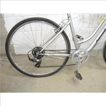 Diamondback Vital Hybrid Bike