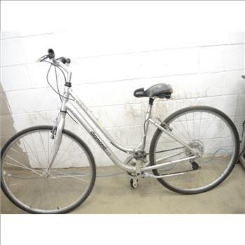 Diamondback Vital Hybrid Bike