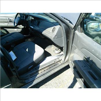 2005 Ford Crown Victoria *Value $3,971* (Hartford, CT 06114)