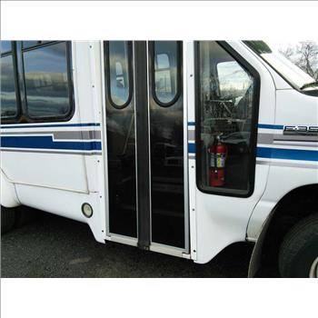 2006 Ford E350 (Hartford, CT 06114)