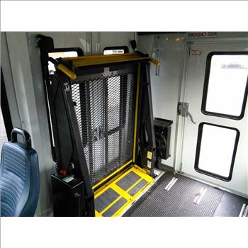 2006 Ford E350 (Hartford, CT 06114)