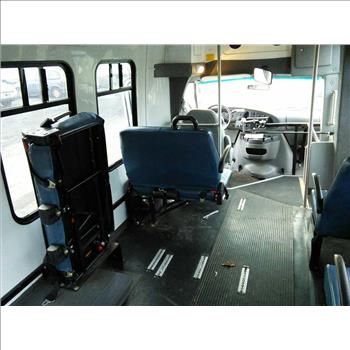 2006 Ford E350 (Hartford, CT 06114)